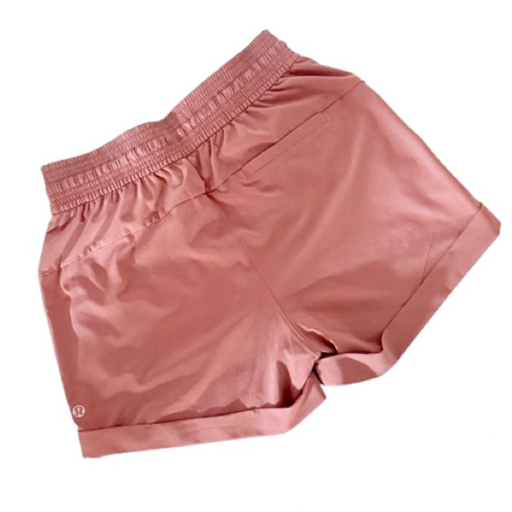 Lululemon Spring Breakaway Shorts - Picture 6 of 10